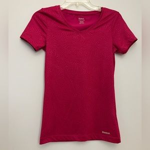 Reebok Women’s Petite Pink Work Out Gym/Active Shirt. Size: XS (Extra Small)